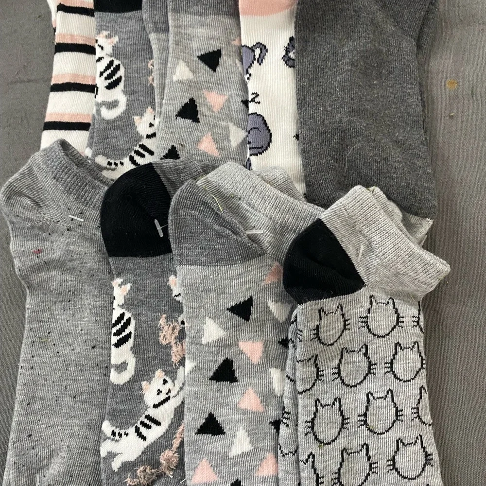 Cute Gray and Pink Cat Pattern Socks Set